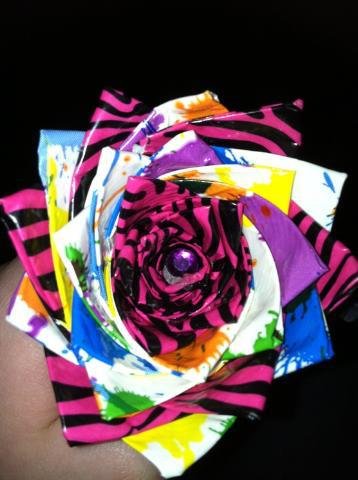 Pnk&Black zebra with gem and splatter paint flower pen...<3